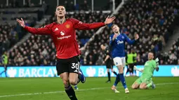 Benjamin Sesko mencetak satu-satunya gol pada menit ke-71 setelah menerima umpan dari Bryan Mbeumo pada pertandingan yang dimainkan di markas Everton ini. (AFP/Paul ELLIS)