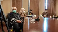 Ketua Riset Uji Klinis Vaksin COVID-19  Kusnadi Rusmil (depan) Rabu (30/12/2020) foto: Biofarma.