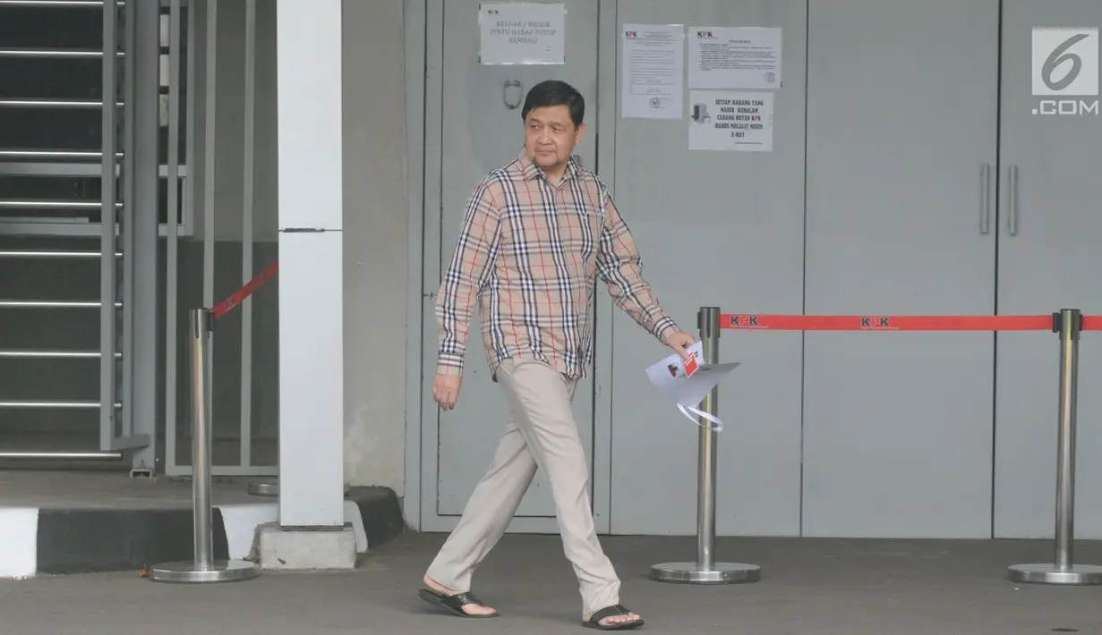 Ahmad Yani Pengacara Syafruddin Arsyad Tumenggung usai mengunjungi Rutan Kelas I Jakarta Timur, Cabang Rutan KPK, Jakarta, Selasa (9/7/2019). Mantan Ketua BPPN Syafruddin Arsyad Tumenggung dihukum terkait kasus dugaan korupsi SKL BLBI. (merdeka.com/Dwi Narwoko)