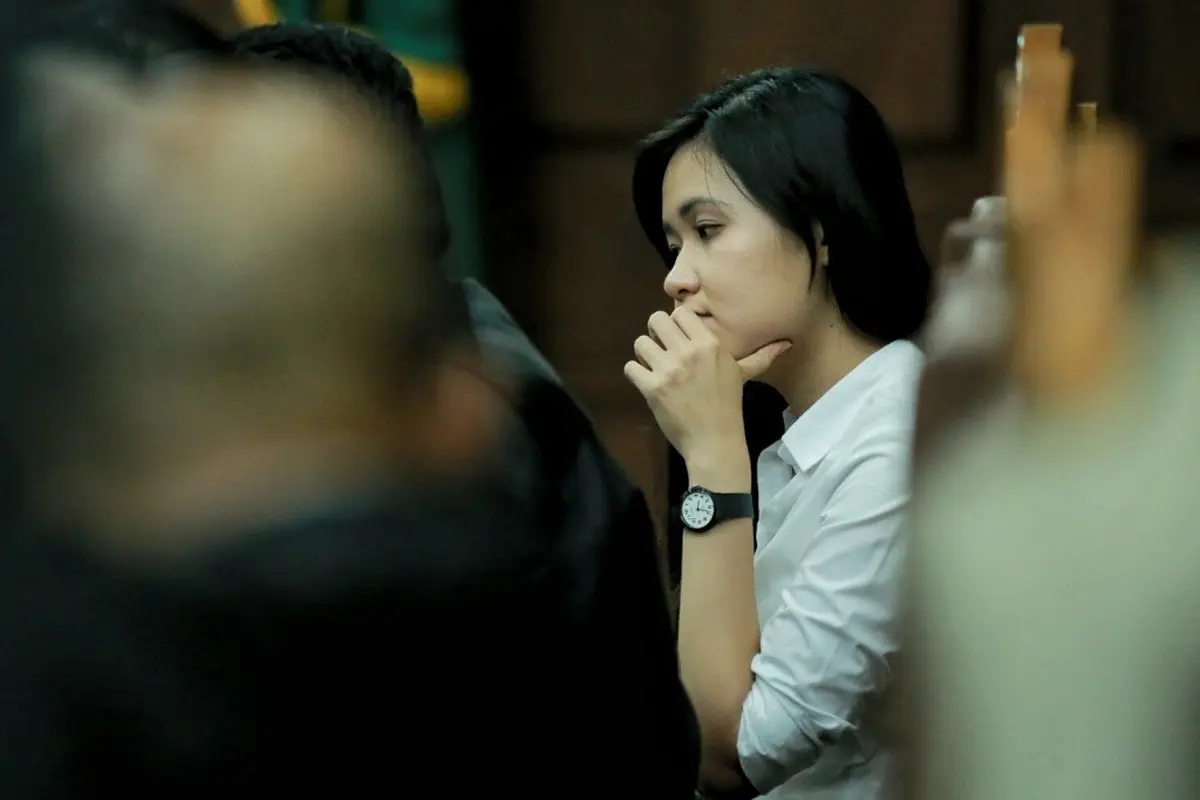 [Bintang] Tak Lagi Tenang, Ini 8 Potret Wajah Murung Jessica Wongso