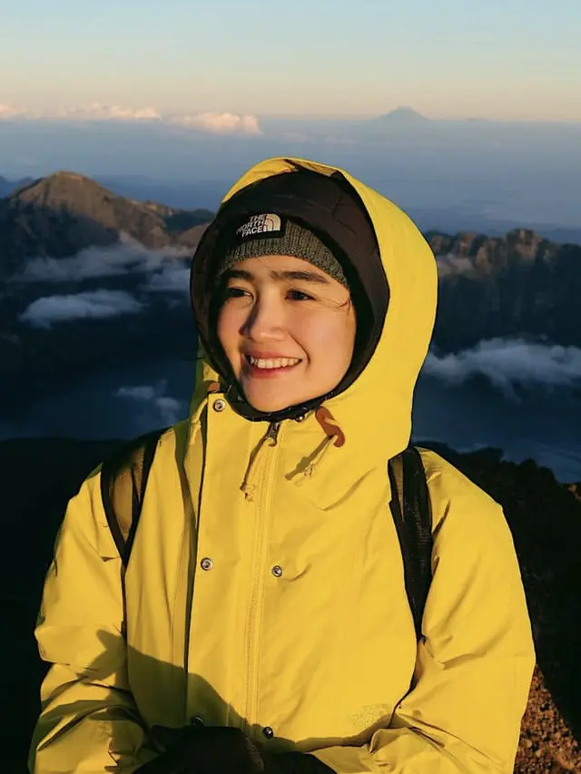 Potret Outfit Febby Rastanty Saat naik gunung, credit: @febbyrastanty