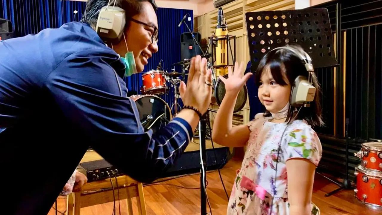 Penyanyi Cilik Vokalluin dan Kawendra Lukistian.