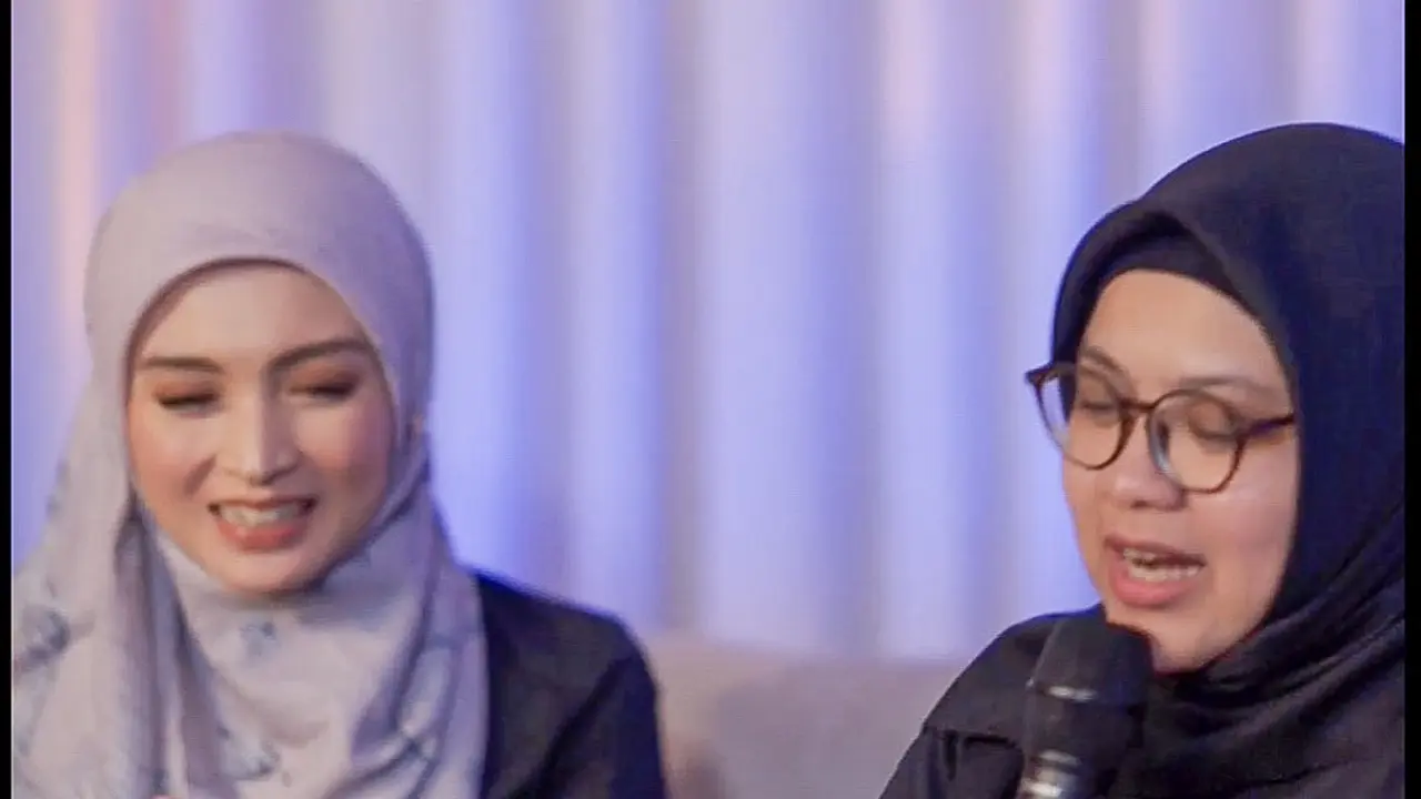 Donita tunjukkan kebolehannya bernyanyi dalam kolaborasi bersama Risna Ories. [Foto: Ist]
