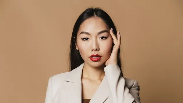 makeup dandan serius marah mandiri tegas