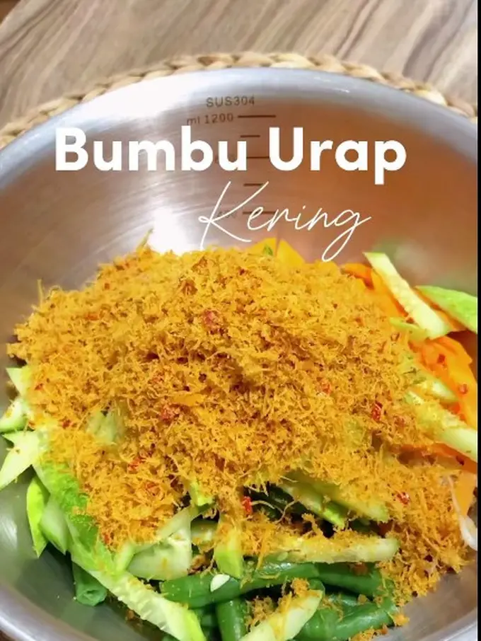 Bukan Dikukus, Begini Trik Masak Bumbu Urap Agar Awet Sampai Sebulan