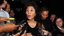 Menteri Kelautan dan Perikanan, Susi Pudjiastuti menyambangi  Gedung KPK, Jakarta, Senin (10/11/2014). (Liputan6.com/Miftahul Hayat) 