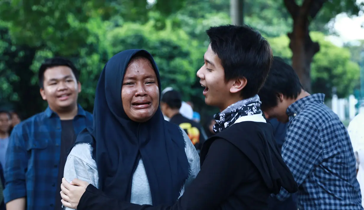 Kejutan diberikan Iqbaal bersama CJR, sehari sebelum berangkat menuju ke negeri Paman Sam. Iqbaal meninggalkan Tanah Air pada Kamis (11/8/2016). (Galih W. Satria/Bintang.com)