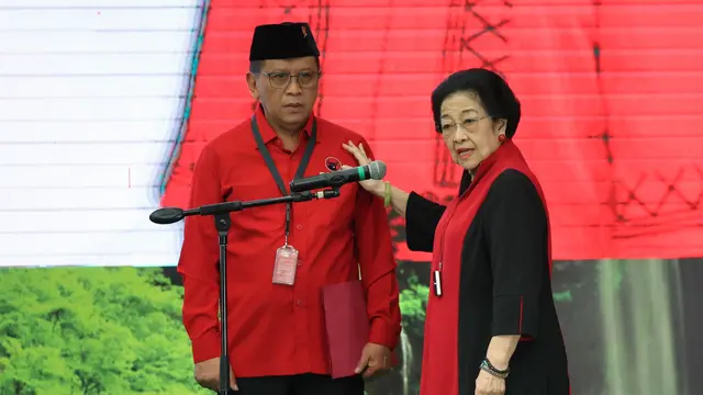 Ketua Umum PDIP Megawati Soekarnoputri melantik Hasto Kristiyanto di Kantor DPP PDIP, Jalan Diponegoro, Menteng, Jakarta Pusat.