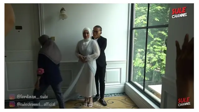 8 Potret Prewedding Sule dan Nathalie Holscher, Mesra Banget