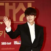 Acara One Night of TV Entertainment episode 12 Agustus lalu mengungkap 'kericuhan' para penggemar Lee Min Ho yang memadati bandara hingga menyulitkan ia ke kamar kecil. (Bintang/EPA)