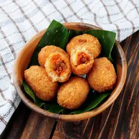 cara mudah membuat combro/shutterstock/Ika Rahma H