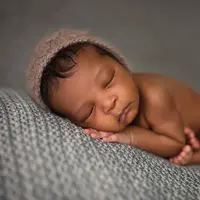 Rumah sakit ini bujuk para ibu yang tak menginginkan kehamilannya untuk tak menggugurkan kandungan. Mereka lantas menjual bayinya. 