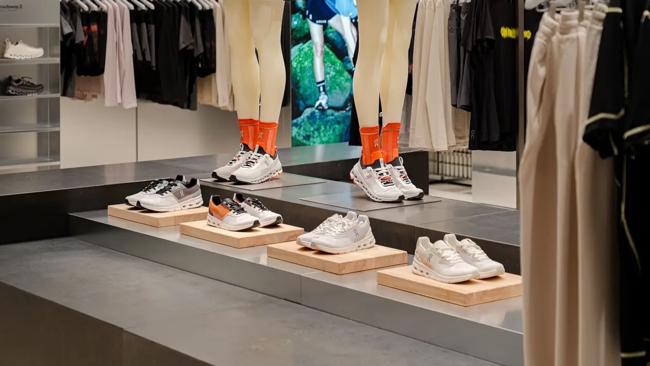 Sepatu On dengan Teknologi Bantalan CloudTec®️ Didesain Cocok untuk Olahraga Lari