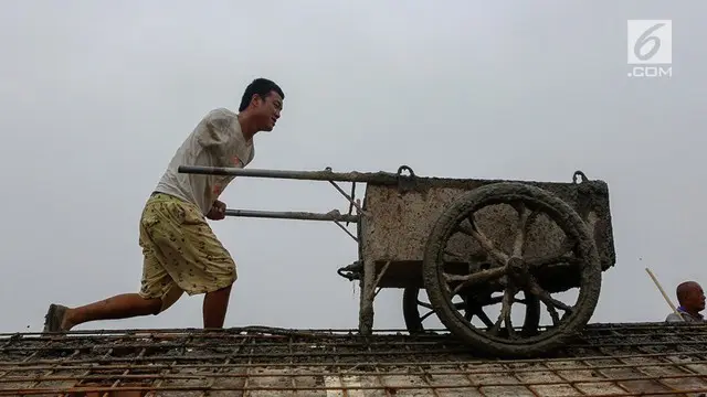 VIDEO: Perjuangan Kuli Bangunan Berlengan Satu Ini Jadi Viral