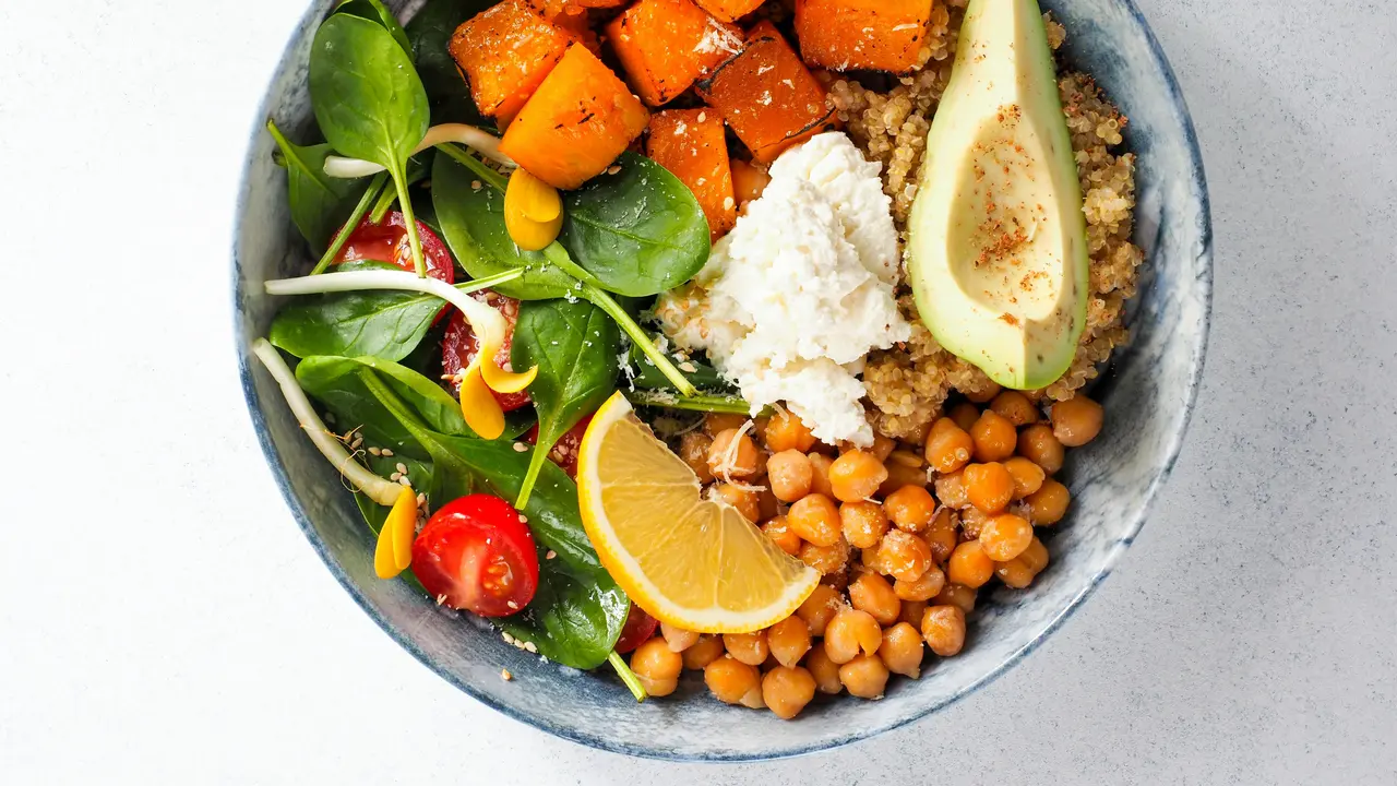 Resep Millet Bowl dengan Saus Lemon yang Segar untuk Diet Harian
