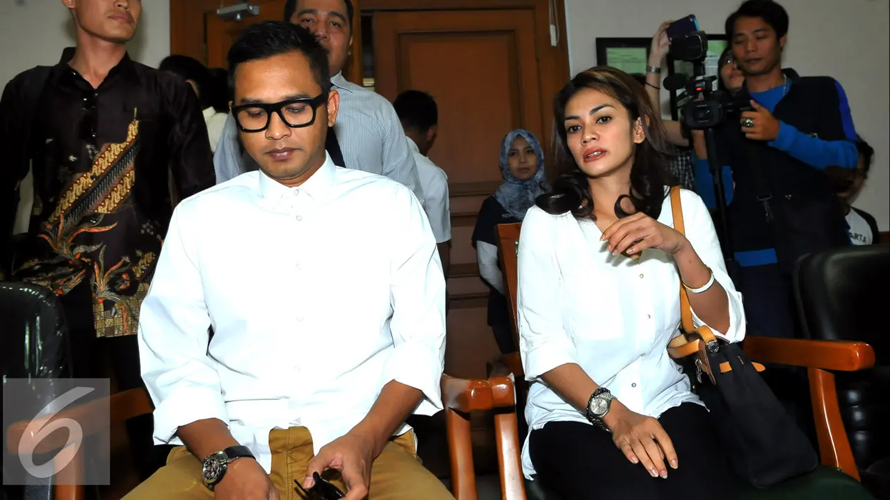 Masayu Anastasia dan Lembu Wiworo Jati