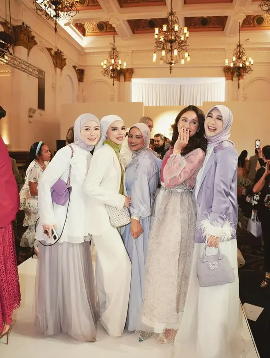 Yasmin Napper juga mengunggah momen bersama beberapa influencer lainnya. (FOTO: instagram.com/yasminnapper/)