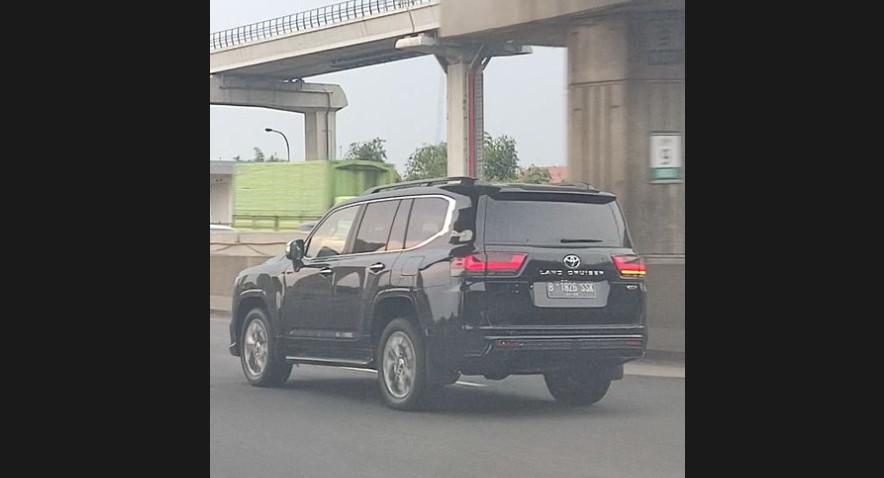 Toyota Land Cruiser 300 di Indonesia (Instagram/@mas_senyum)