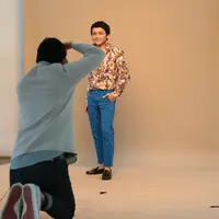 Calvin Jeremy behind the scene (Adrian Putra/Bintang.com)