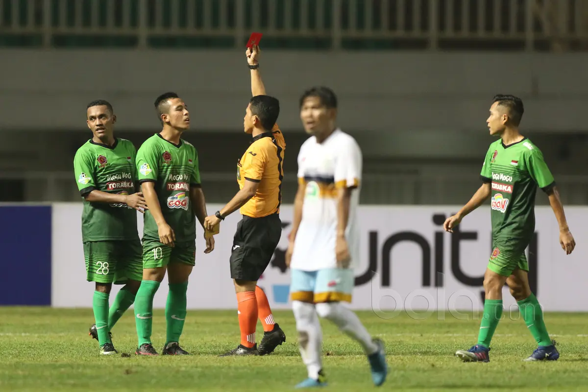 PS TNI vs Persela