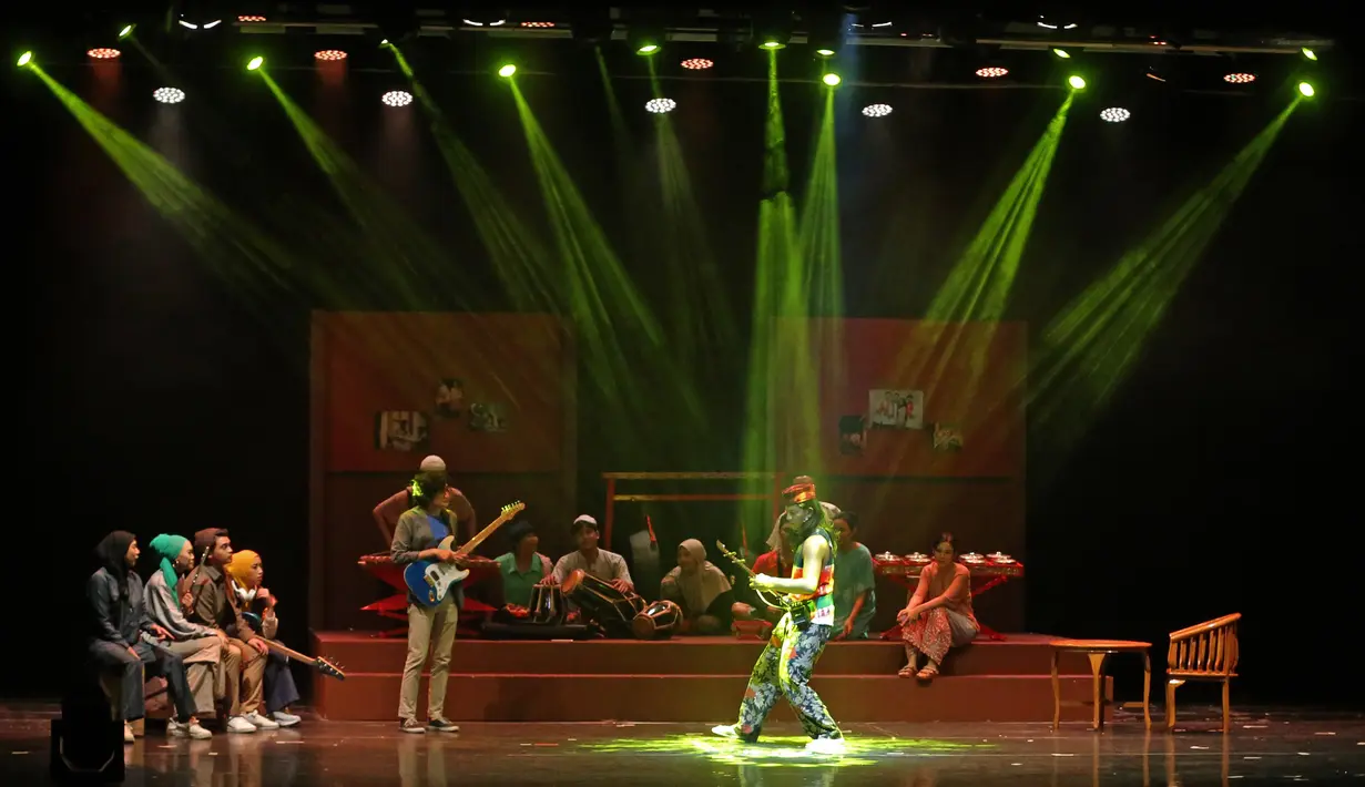 Pertunjukan ini dipersembahkan Teater Abang None Jakarta bersama Bakti Budaya Djarum Foundation. Sebagai sekuel, Janji Soekma: Lambang Gambang Kehidupan dipentaskan sebanyak lima kali pada tanggal 6, 7, dan 8 Oktober 2023. [Foto: Bambang E Ros/Fimela.com]