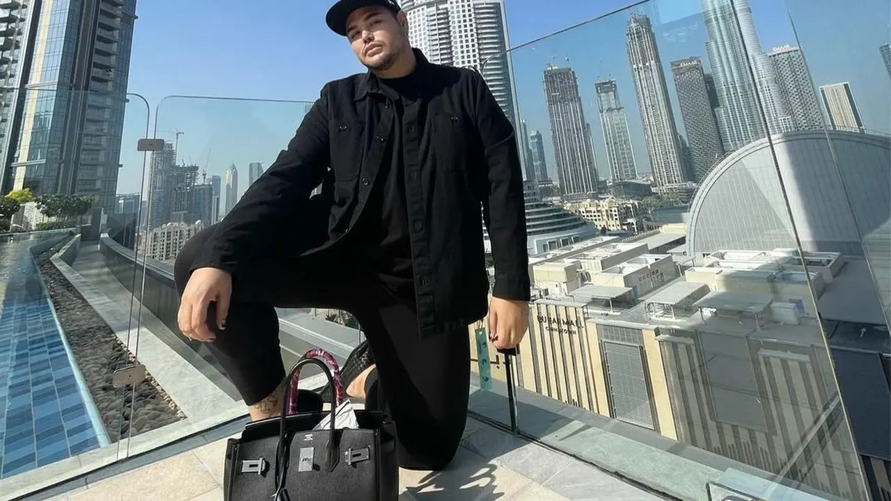7 Momen Ivan Gunawan Liburan di Dubai, Disebut Makin Macho