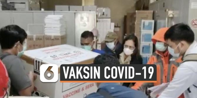 VIDEO: Lebih Dari 14 Ribu Dosis Vaksin Covid-19 Sinovac Tiba di Papua