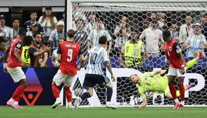 2 Gol Lionel Messi Pecahkan Rekor Piala Dunia, Argentina ke 32 Besar