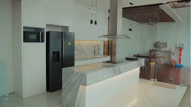 8 Potret Rumah Mewah Raditya Dika Usai Renovasi, Bergaya Minimalis Modern