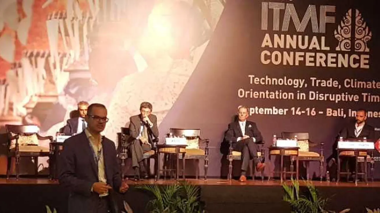 CEO and Co-Founder 88Spares.com, Hartmut Molzhan, ketika menjadi pembicara di ajang ITMF 2017 di Nusa Dua, Bali, Sabtu (16/9/2017).