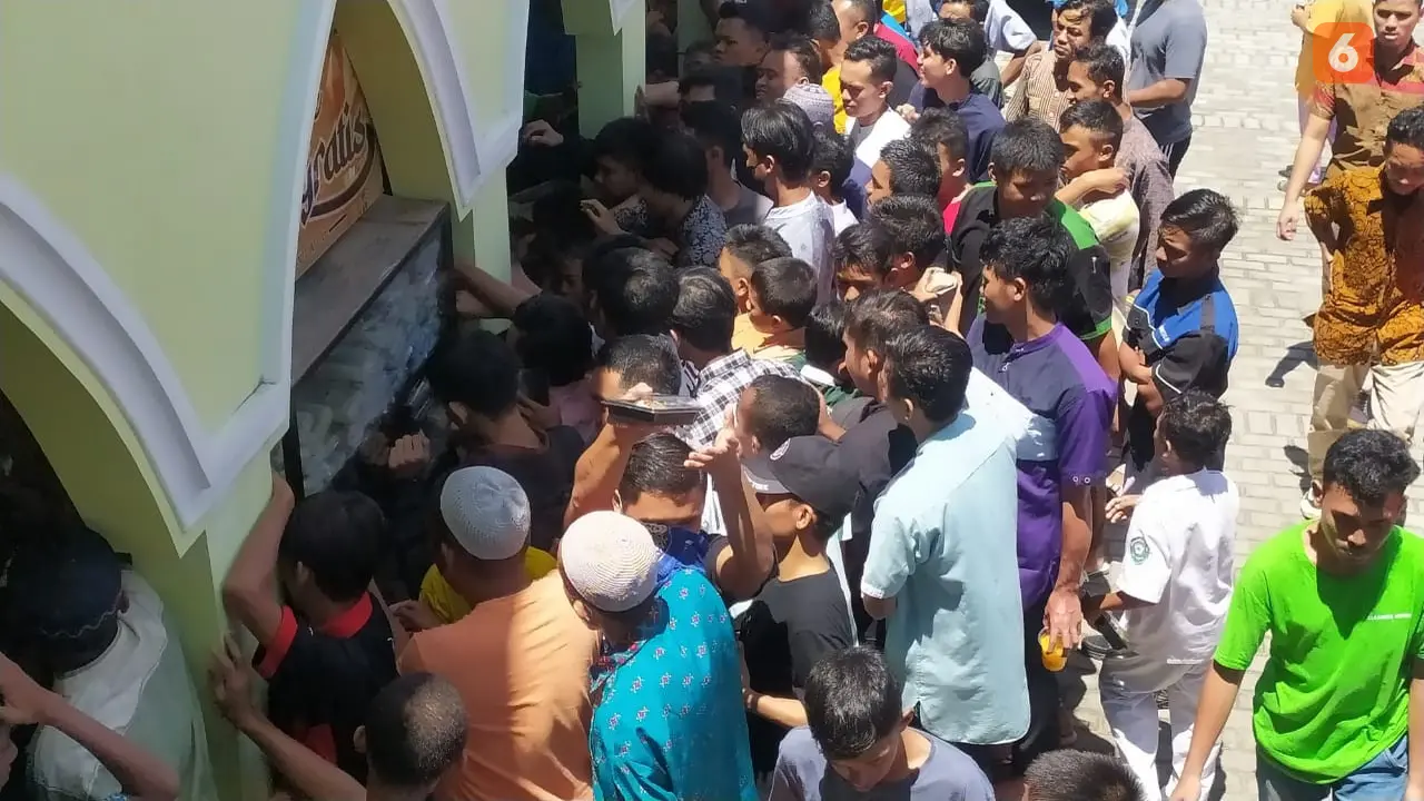 Berebut Makanan