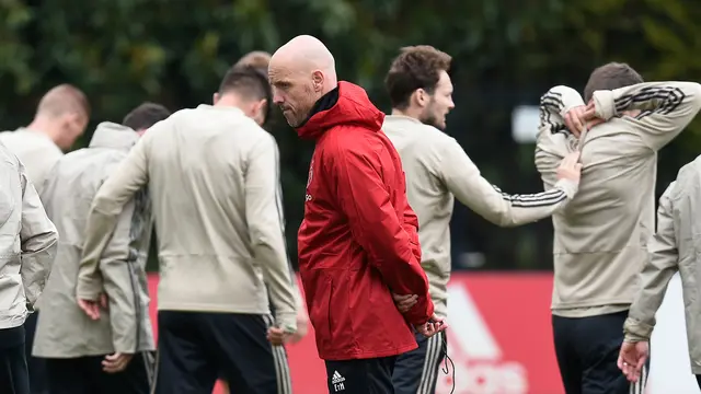 FOTO: Latihan Santai Pemain Ajax Jelang Jamu Tottenham