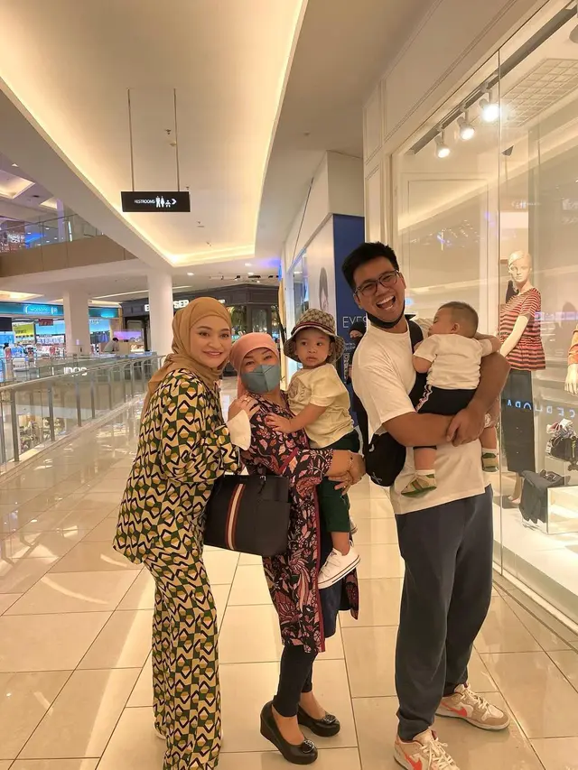 6 Momen Kedekatan Nathalie Holscher dan Dewi Zuhriati Oma Gala, Berawal Dari Konten