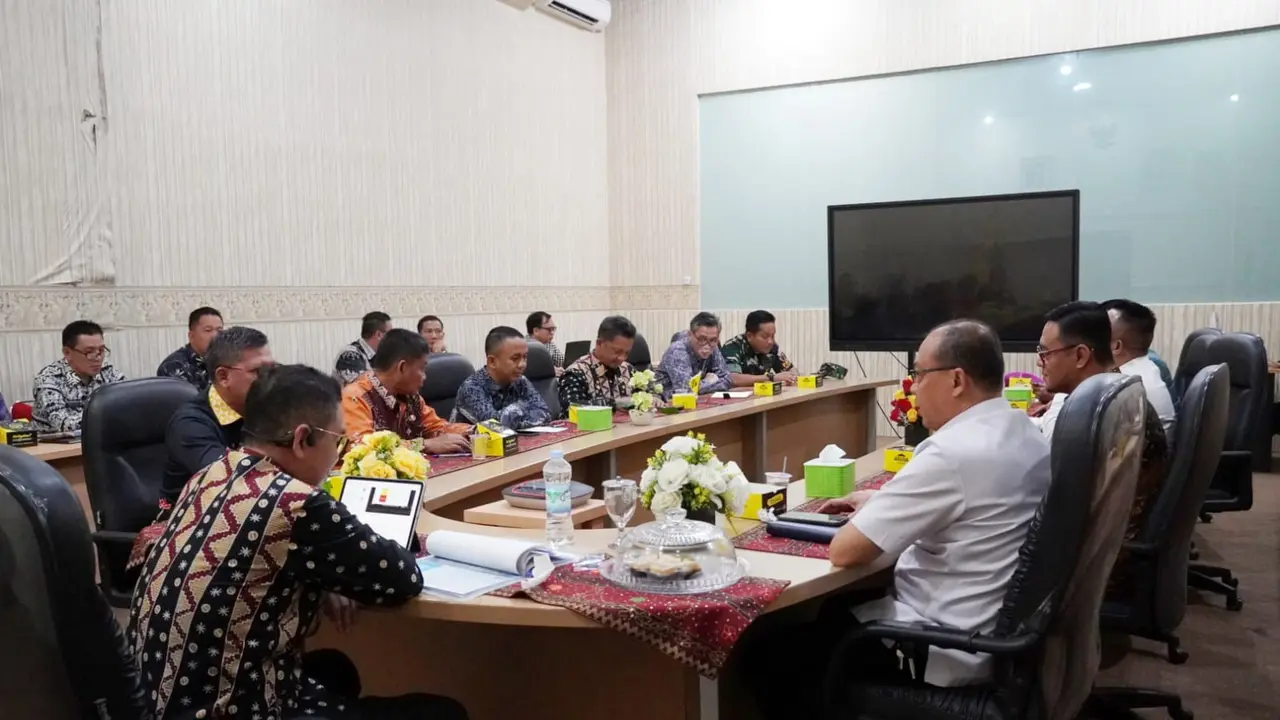 Rakor pengendalian inflasi daerah di ruang Dinas Kominfotik Lampung. Foto : (Istimewa).