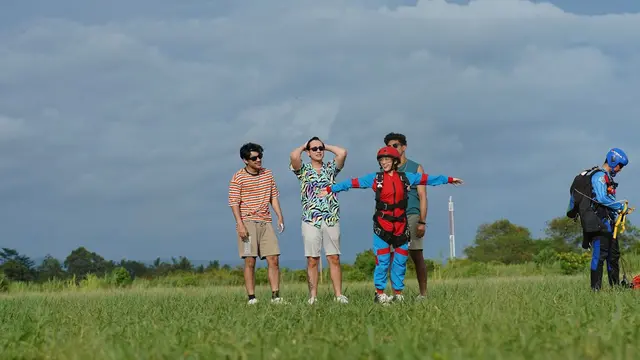 Behind the scene serial YOLO! yang dibintangi Adhisty Zara. (Foto: Vidio)