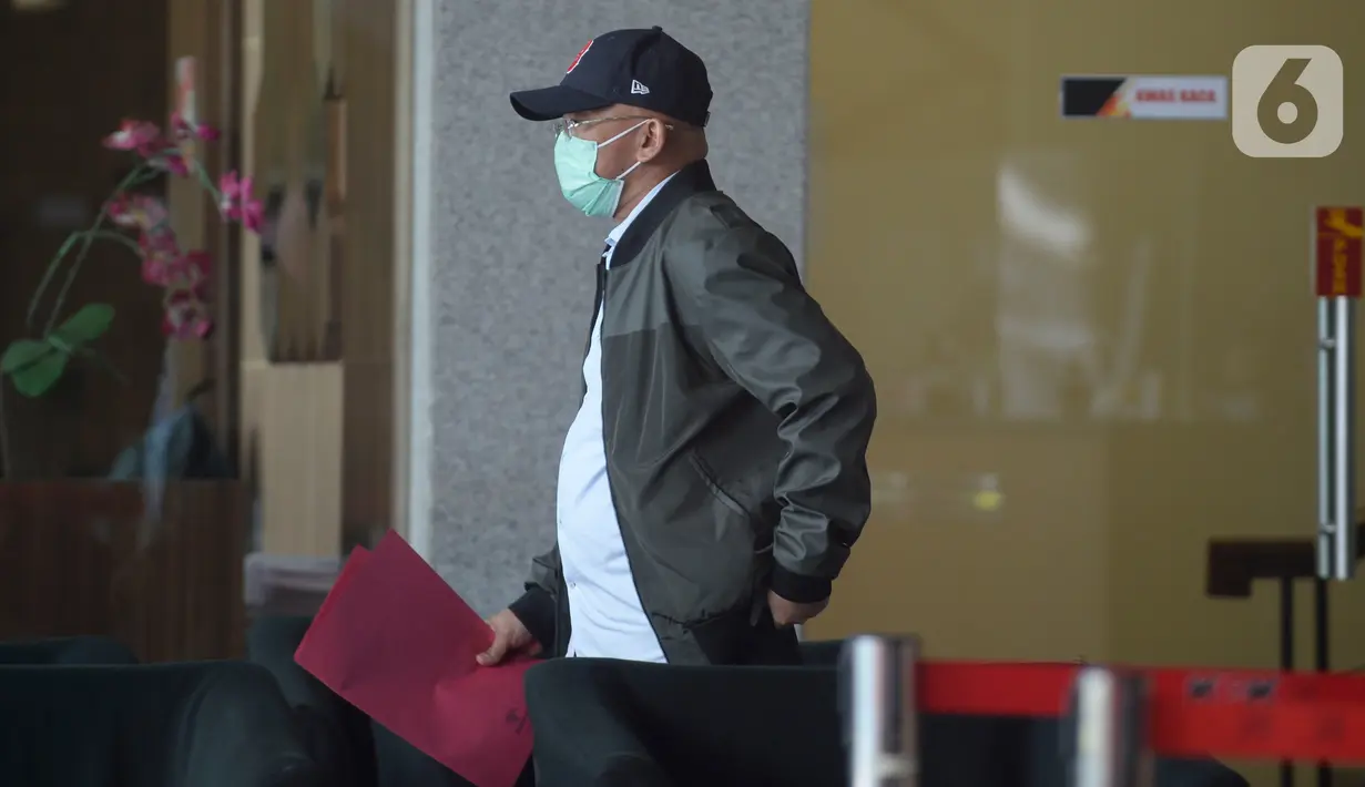Direktur PT Humpuss Transportasi Kimia (PT HTK) Taufik Agustono memenuhi panggilan penyidik KPK, di Jakarta, Jumat (26/6/2020). Taufik Agustono diperiksa sebagai tersangka kasus dugaan suap jasa pelayaran antara PT HTK dengan PT Pupuk Indonesia Logistik atau PT PILOG. (merdeka.com/Dwi Narwoko)