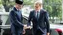 Menteri Luar Negeri Indonesia Sugiono (kanan) menerima kunjungan resmi Menteri Luar Negeri Jerman Johann Wadephul di kantor Kementerian Luar Negeri, Jakarta, Rabu 20 Agustus 2025. (Yasuyoshi CHIBA/AFP)