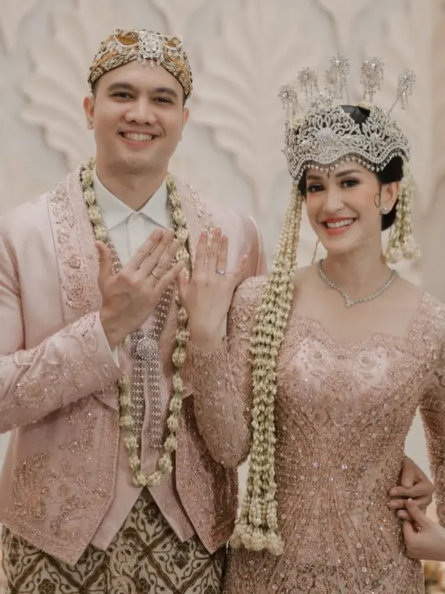 Pesona Elma Agustin ex Girlband Princess saat Menikah. [@elmaaa_e]