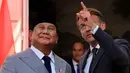 Presiden Prancis Emmanuel Macron (kanan) dan Presiden Republik Indonesia Prabowo Subianto saat konferensi pers bersama di Istana Kepresidenan Elysee, Paris, Kamis 28 Mei 2026. (Ludovic Marin/Pool Photo via AP)