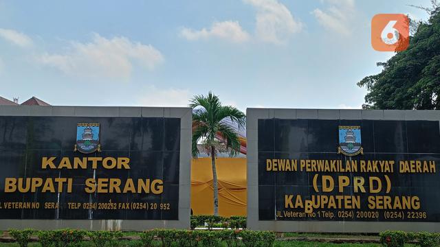 Kantor Bupati dan DPRD Kabupaten Serang. (Selasa, 08/10/2024). (Yandhi Deslatama/Liputan6.com).