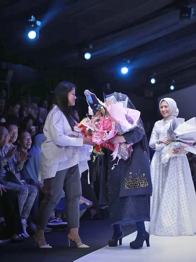 Gaya kasual Kahiyang Ayu di Jakarta Fashion Week 2019