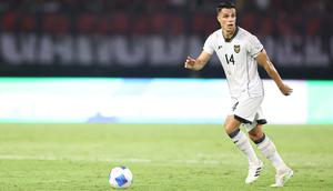 Gelandang Timnas Indonesia, Joey Pelupessy, saat melawan Timnas Lebanon dalam laga FIFA Matchday 2025 di Stadion Gelora Bung Tomo, Surabaya, Senin (8/9/2025). (Bola.com/Abdul Aziz)