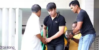 Suasana Duka Saat Jamaah Salatkan Jenazah Julia Perez