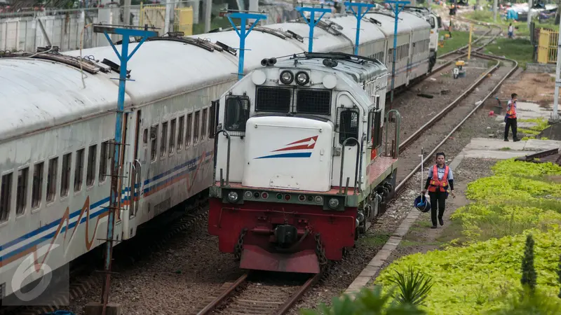 Rayakan HUT ke-92, Stasiun Tanjung Priok Bersih-bersih