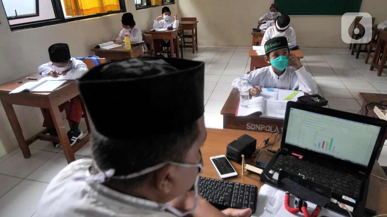 Kegiatan Belajar Tatap Muka dan Online Bersamaan