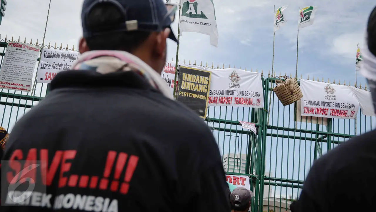 20161116-Demo Petani Tembakau di DPR-Jakarta