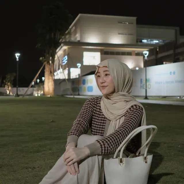 6 Potret Penampilan Larissa Chou Ini Dikritik, Disebut Tidak Syari Lagi