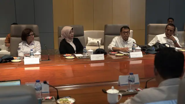 Sebanyak 14 rektor perguruan tinggi negeri  di Indonesia berkunjung Kawasan Industri Indonesia Morowali Industrial Park (IMIP) pada 3 - 4 Mei 2024. Kunjungan ini untuk menjajaki kerja sama strategis untuk mendorong hiliriisasi. (Dok IMIP)