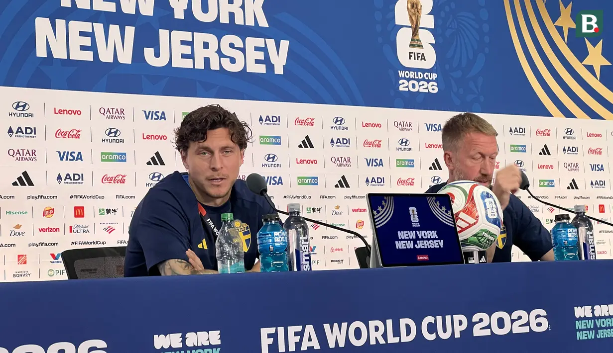 Victor Lindelof dan pelatih Timnas Swedia, Graham Potter, menghadiri konferensi pers resmi jelang laga Prancis melawan Swedia pada babak 32 besar Piala Dunia 2026 di New York New Jersey, Amerika Serikat, Senin (29/6/2026). Keduanya menyampaikan kesiapan Swedia saat menjawab pertanyaan awak media. (KLY Sports/Hery Kurniawan)