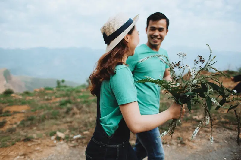 Yang dirasakan cewek kalau pacarnya tiba-tiba perhatian. (Foto: unsplash.com)